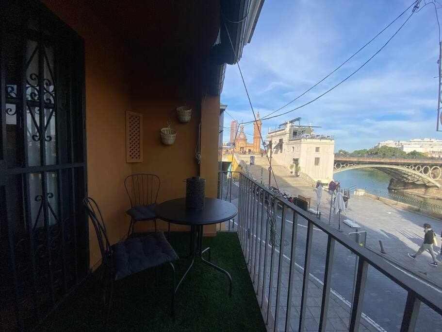 Apartamento Con Vistas Al Rio Seville Exterior photo