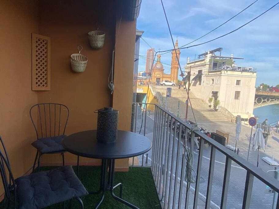 Apartamento Con Vistas Al Rio Seville Exterior photo